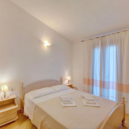 Residence Con Piscina A Badesi, Appartamenti Con Wifi E A.C ภายนอก รูปภาพ